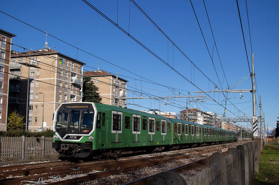 Treno Leonardo Linea M2 Metropolitana di Milano Leonardo train Milan metro